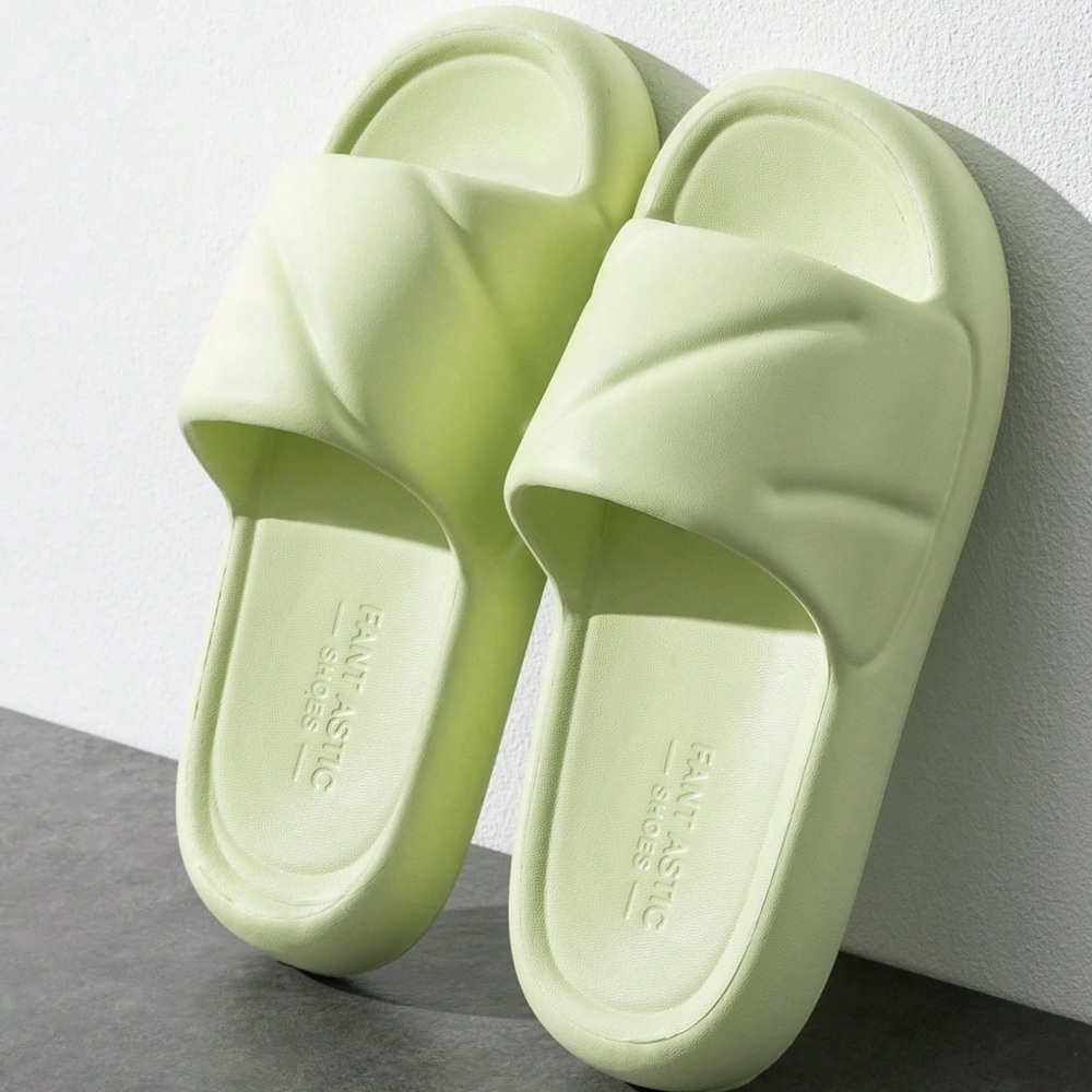 Thick-Soled House, Non-Slip Wear-Resistant Soft Comfortable Slipper